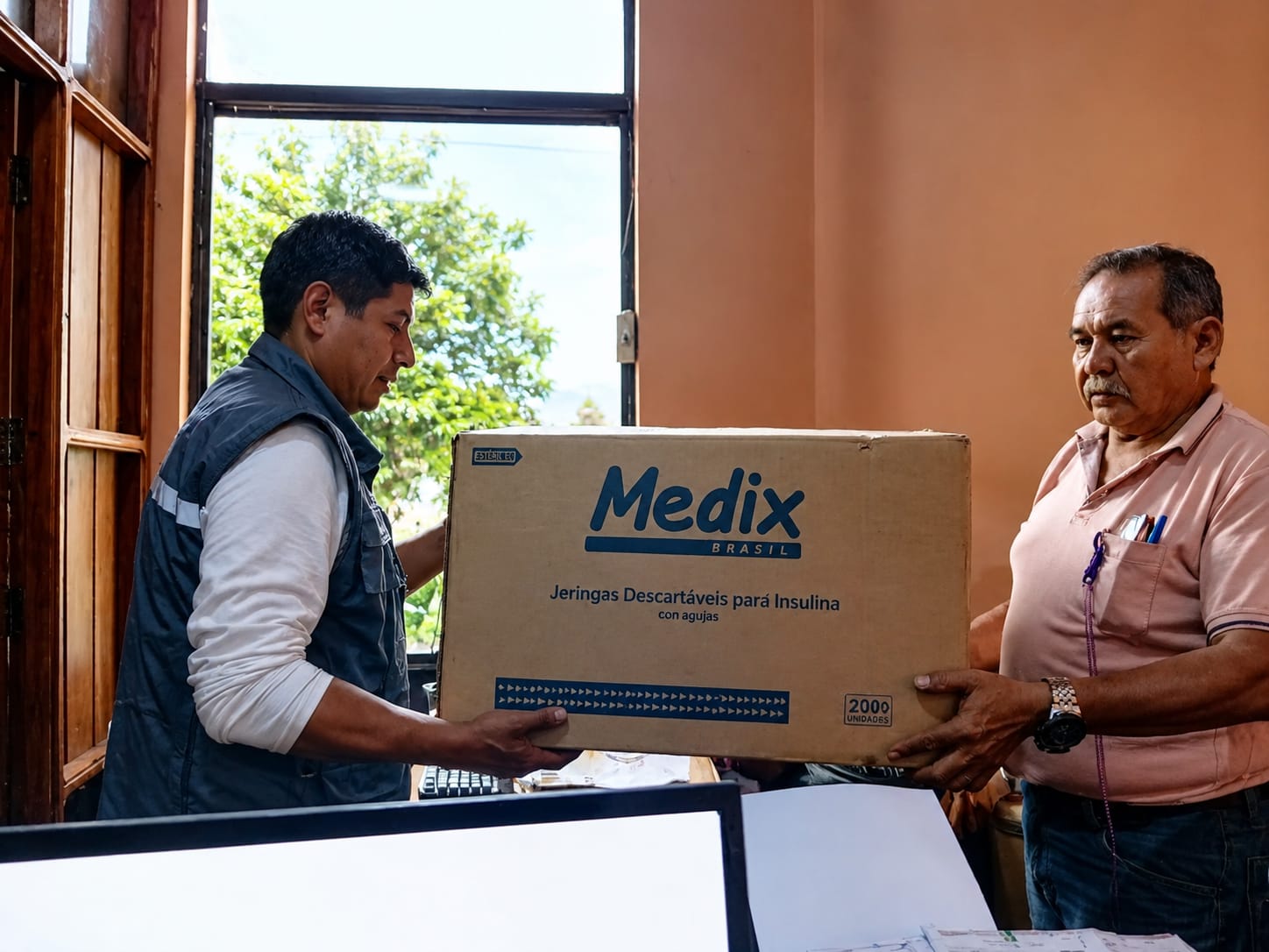 Vacunas para a campaña de vacunación en la frontera. Fotos: Ministerio de Salud y Deportes.