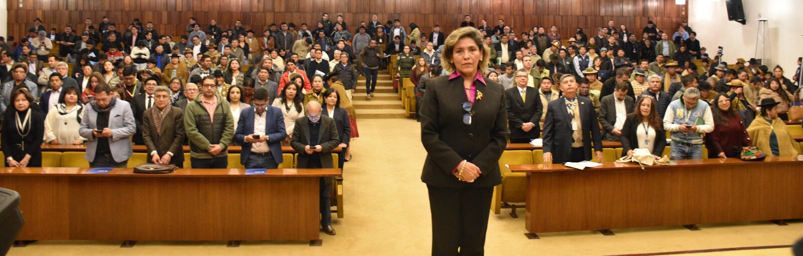 La actividad se desarrolló en el auditorio del Banco Central de Bolivia y estuvo encabezada por la contralora general del Estado, interina, Sandra Quiroga Solano.