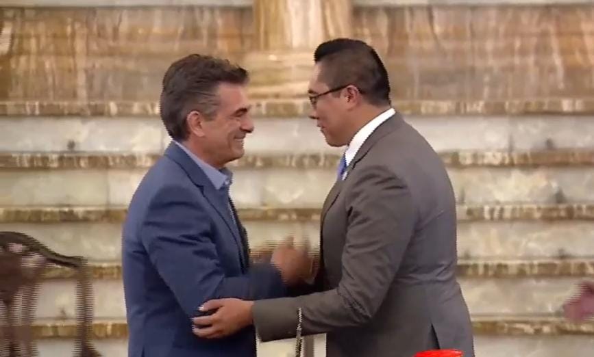 El presidente Rodrigo Paz y el ministro de Economía Christian Morales.