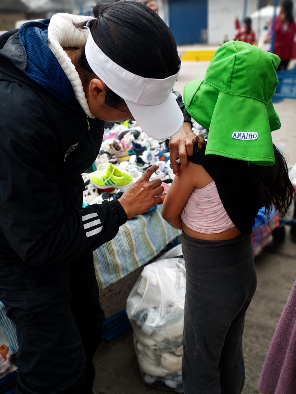 Vacunación a niños para el refuerzo a la inmunización infantil. Fotos: Ministerio de Salud y Deportes.