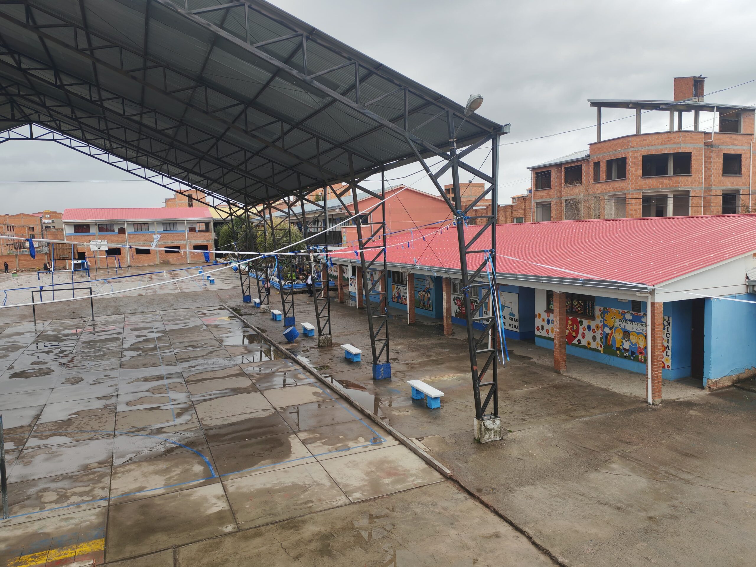 Más de 160 escuelas de El Alto ya navegan con internet Starlink.