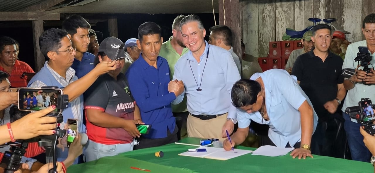 Acuerdo alcanzado tras instalación de mesa de diálogo en puente San Pablo. Fotos: Gobernación de Beni.
