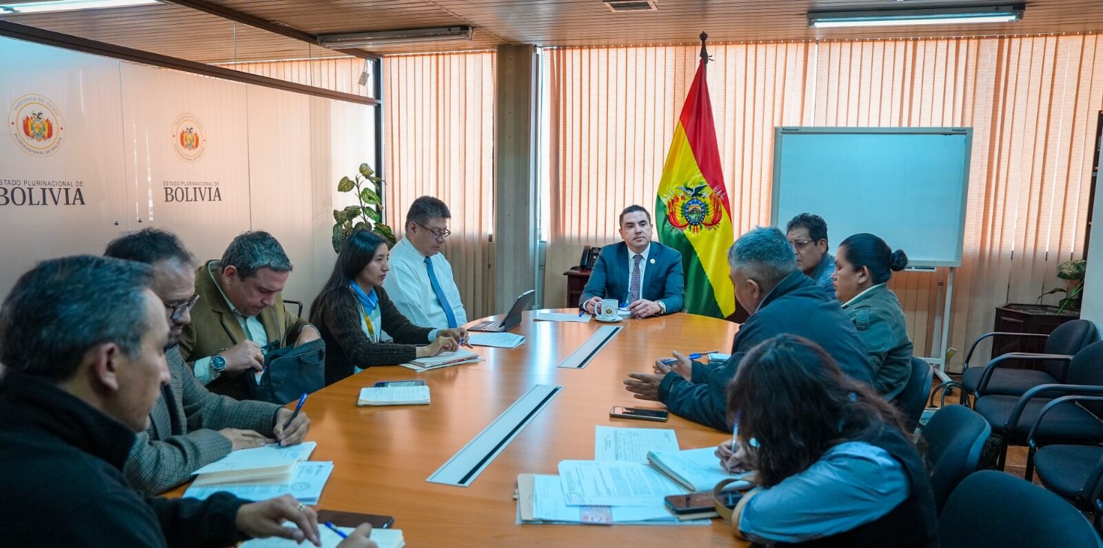 Representantes de FEPROCAI, de sus asociaciones afiliadas y el gerente general de EASBA participaron en una reunión de coordinación para abordar el inicio de la zafra.
