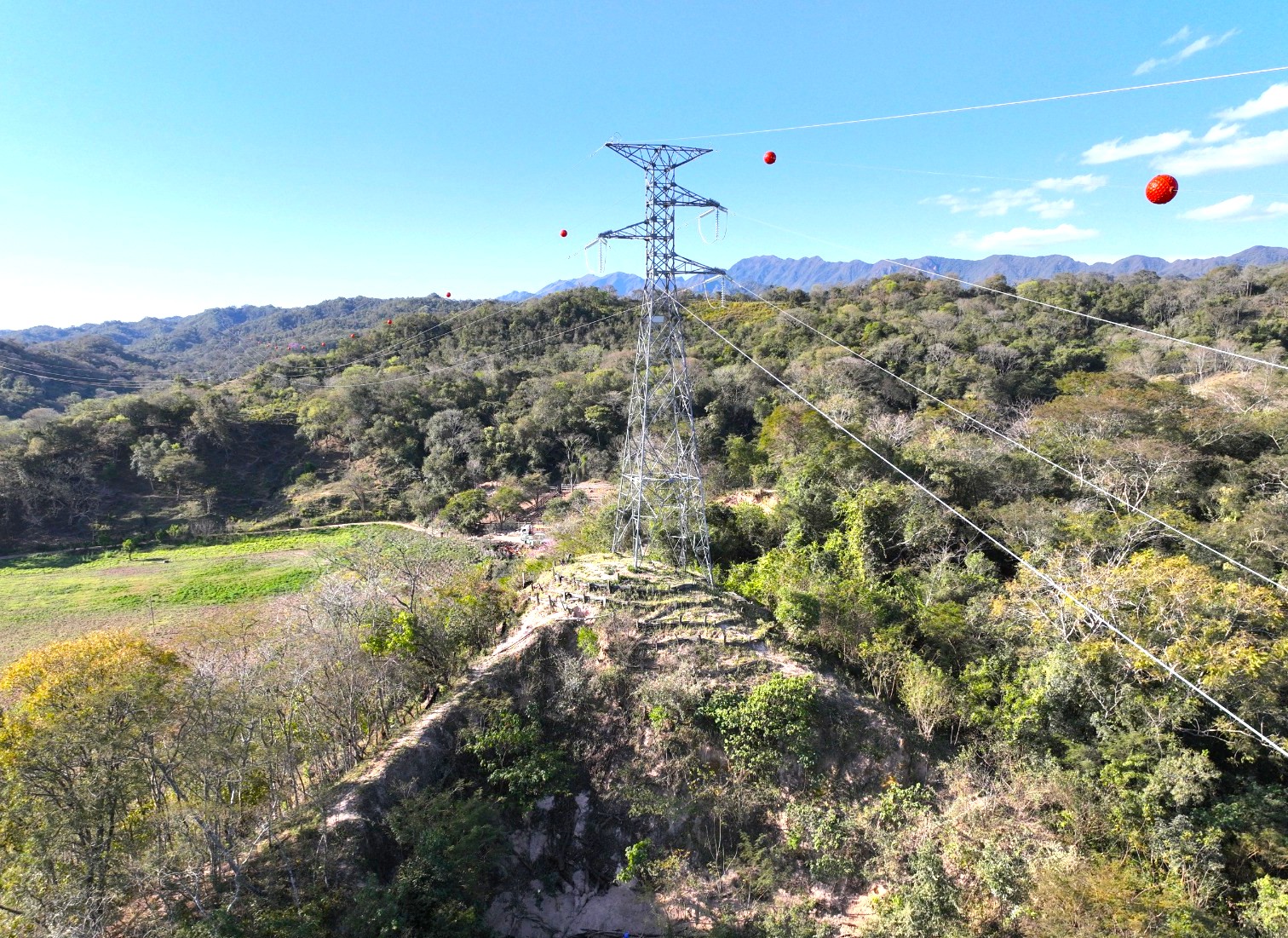 La línea de transmisión de 115 kV Padilla – Monteagudo. Foto: ENDE.