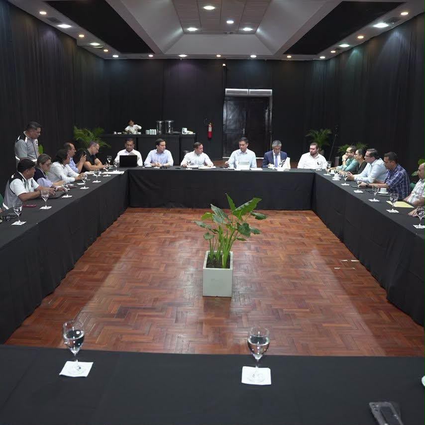 El Gobierno y el sector inmobiliario se reunieron el lunes. Foto: CBDI.