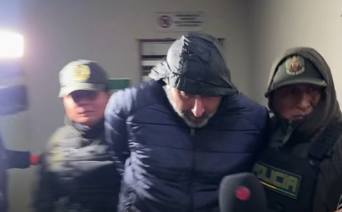 Fernando Cerimedo es ingresado a juzgados en una pasada audiencia. Foto: captura video
