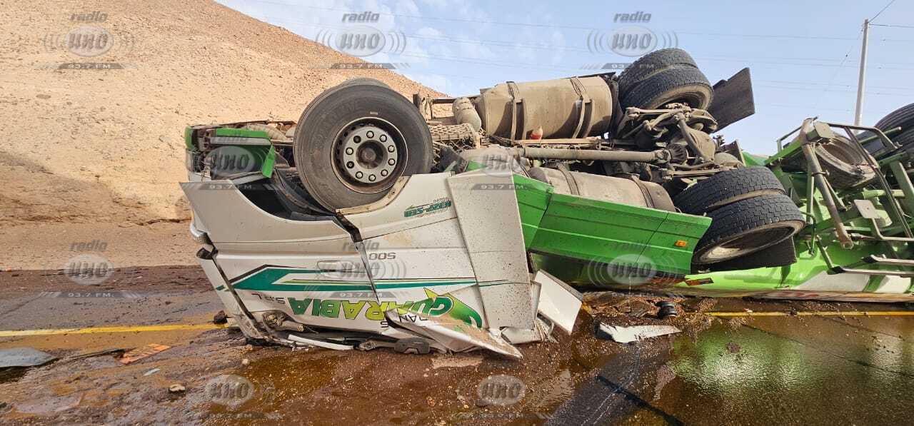 El estado en que quedó el camión cisterna. Foto: radio Uno