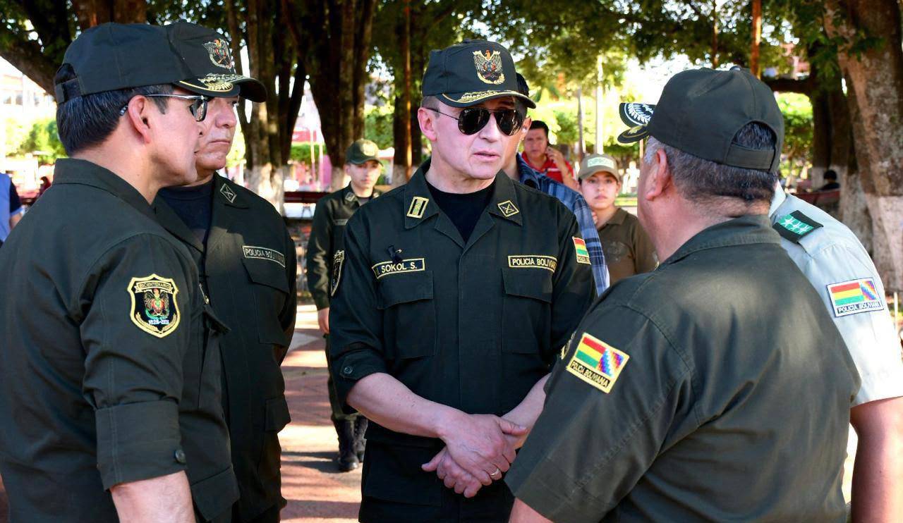 El comandante de la Policía, general Mirko Sokol, en Guayaramerín. Foto: Ministerio de Gobierno