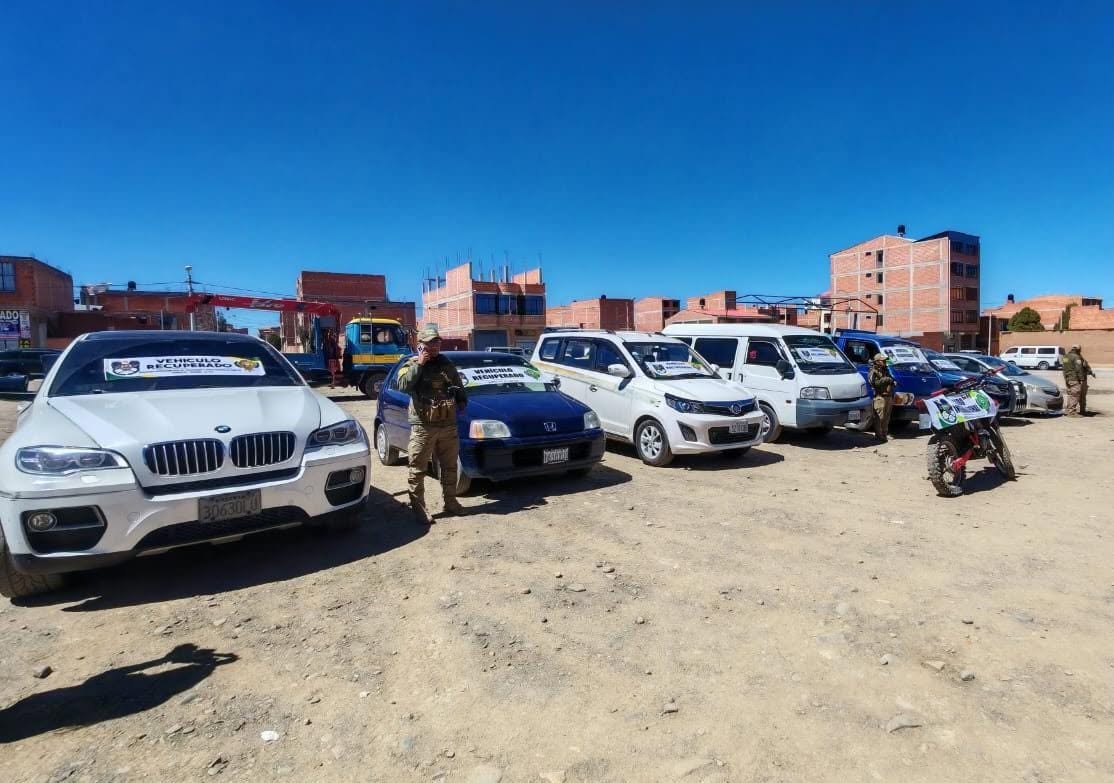 Los vehículos recuperados y entregados a sus dueños. Foto: Diprove