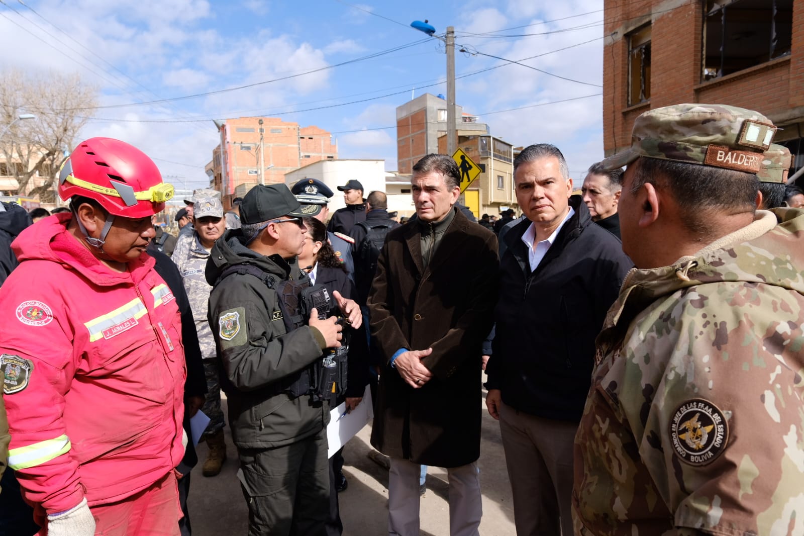 Autoridades del Gobierno en Viacha. Foto: Oficina del Presidente.