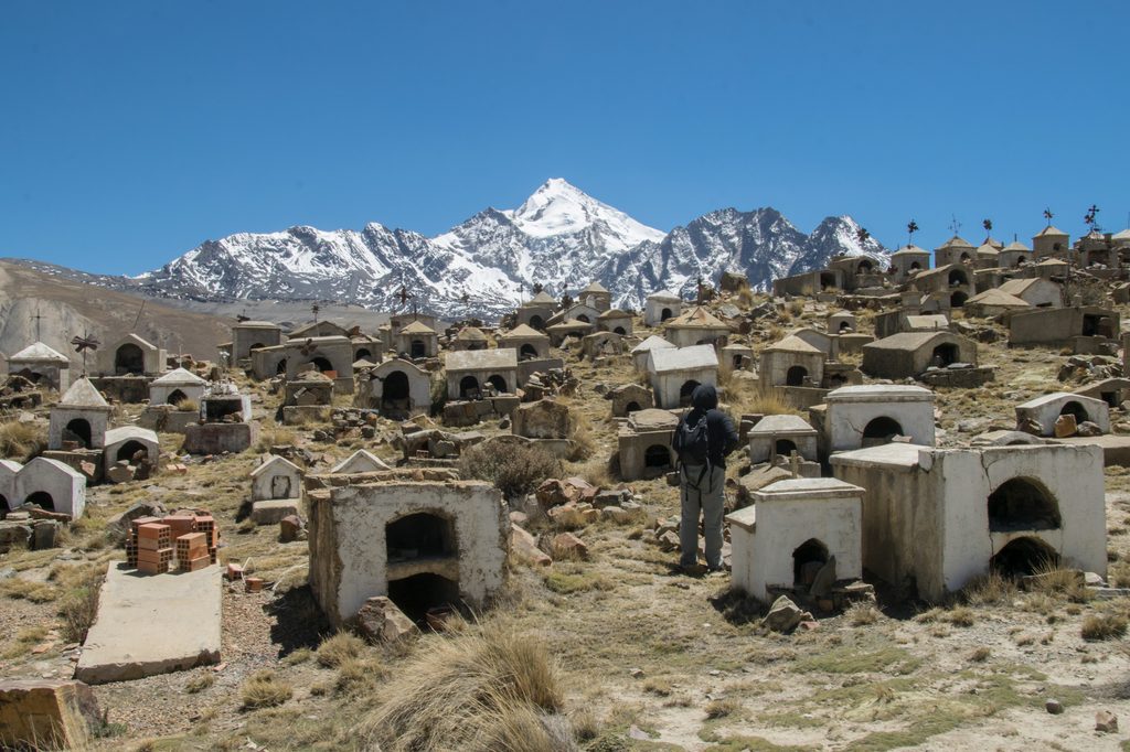 El histórico cementerio de Alto Milluni es parte de la ruta turística. Foto: Gamea.