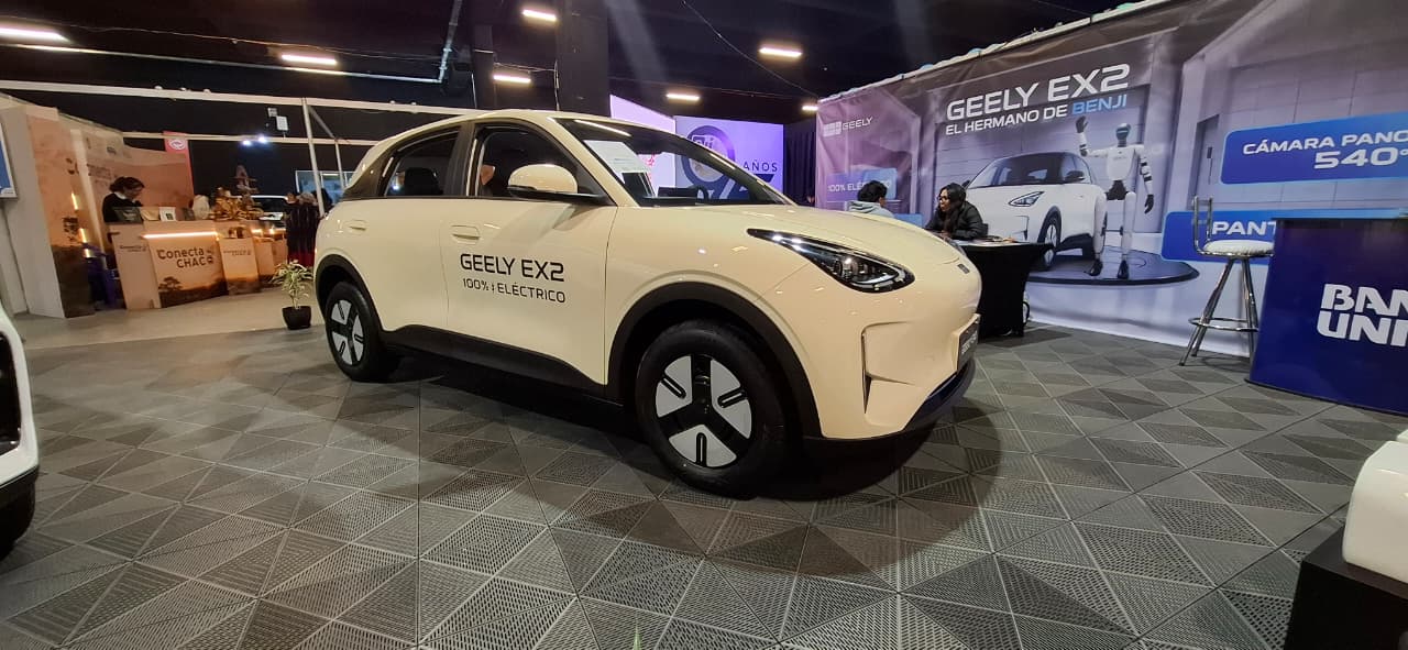 La venta de los autos eléctricos fue otra de las ofertas en La Paz Expone 2026. Foto: ABI.