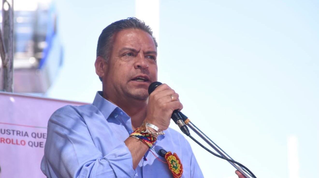 El gobernador Luis Revilla durante un acto. Foto: Archivo/Gobernación de La Paz.