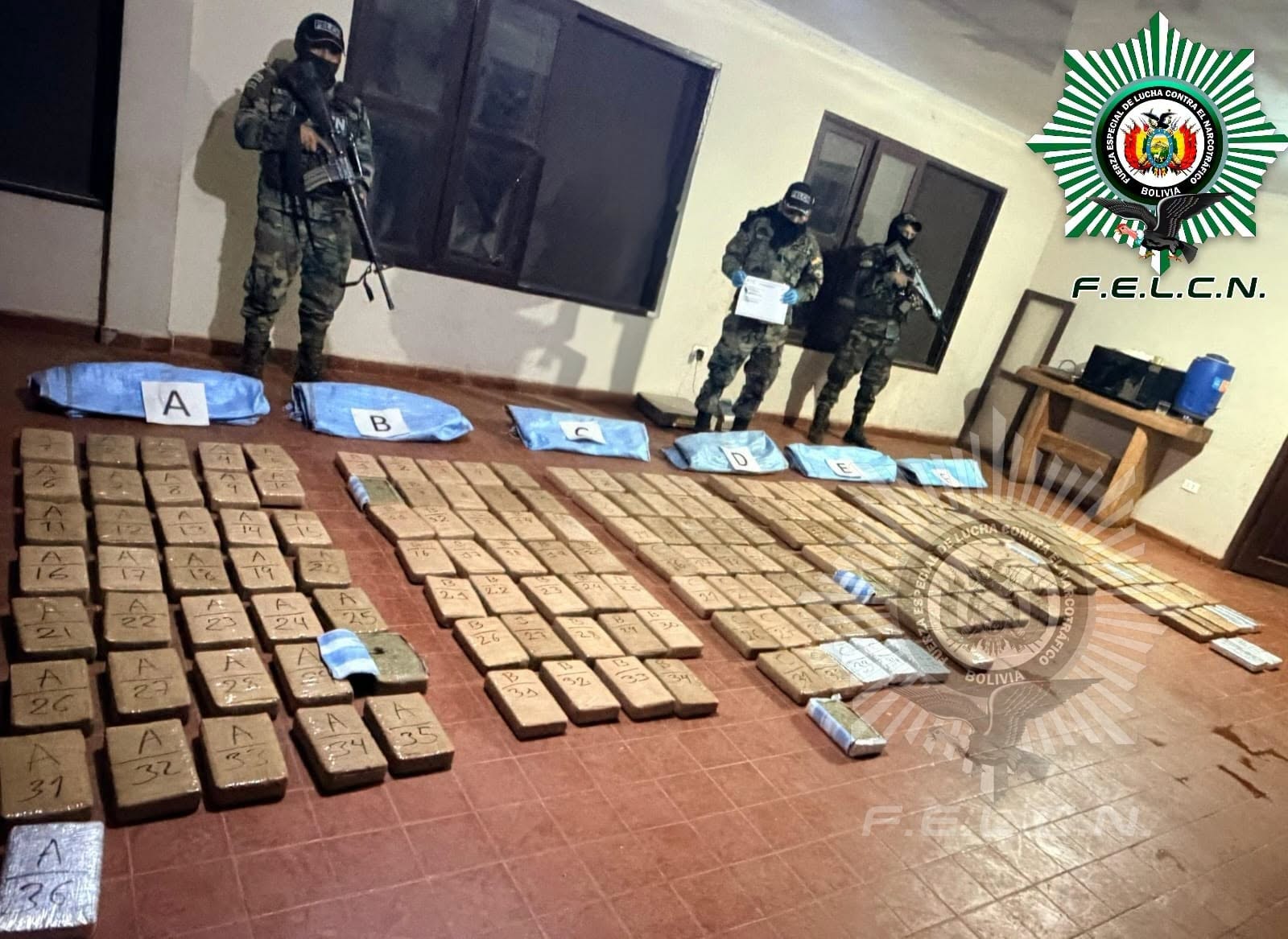 La droga presentada tras el operativo. Foto: FELCN