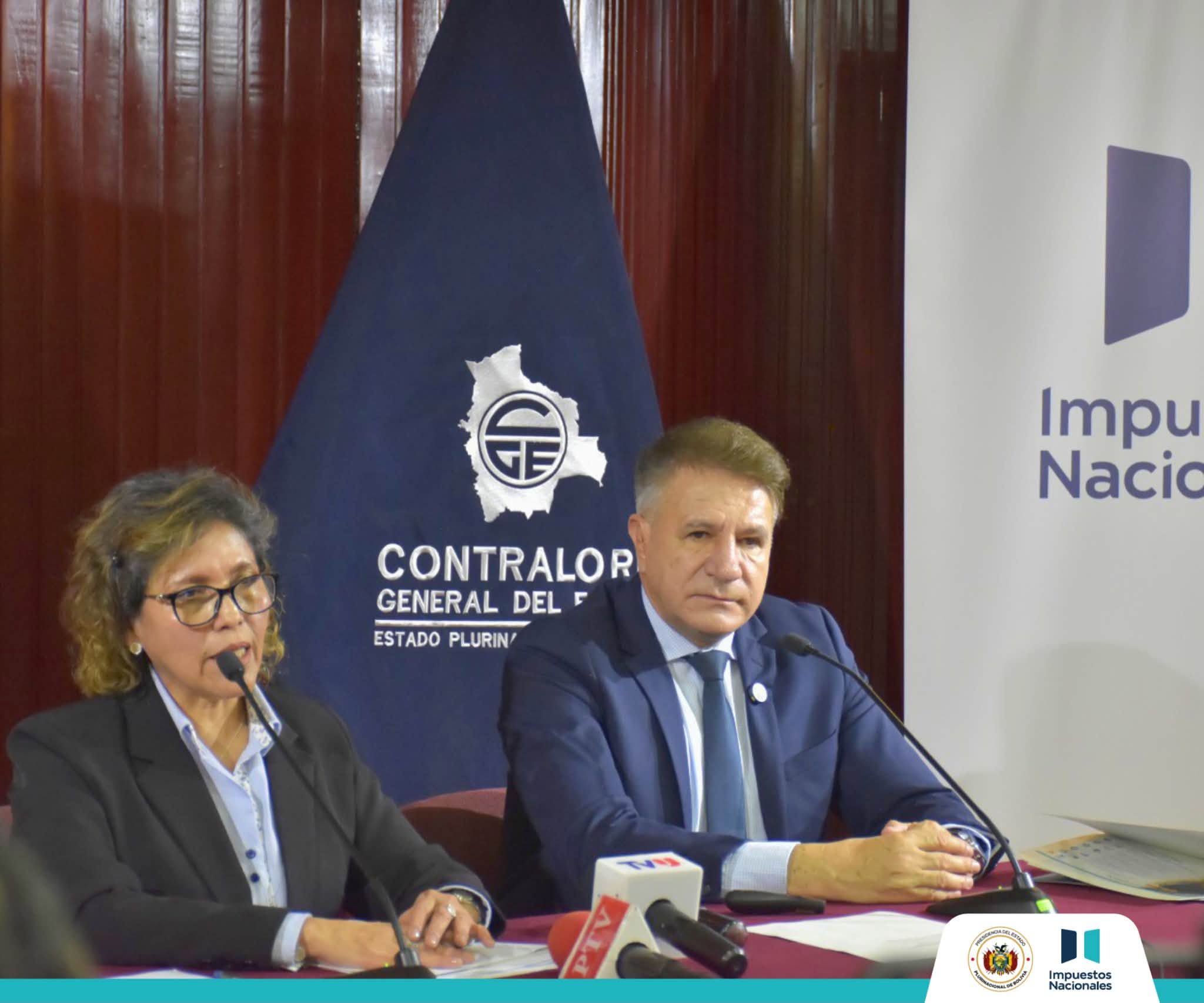 Autoridades de Impuestos Nacionales y la Contraloría, en conferencia de prensa. Foto: SIN.