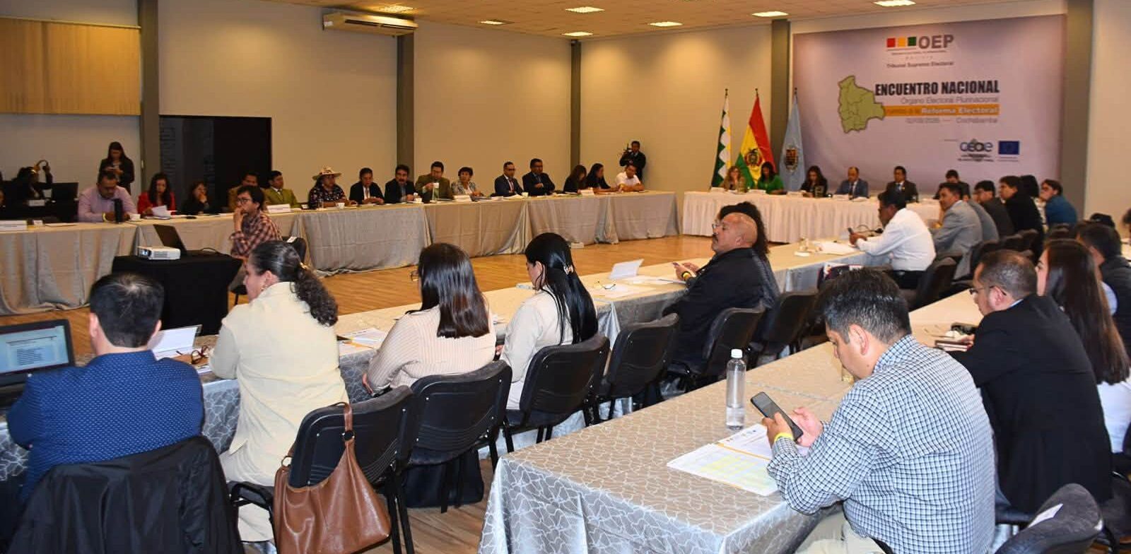 El Órgano Electoral lleva adelante un encuentro en Cochabamba. Foto: TSE.