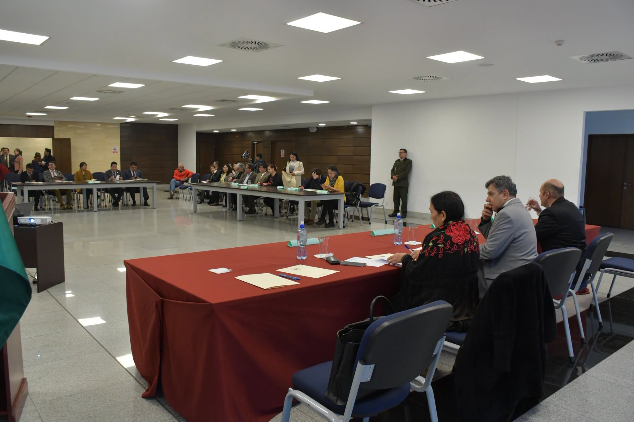 En el Comité de Sistema Electoral se llevó el conversatorio para recoger propuesta sobre la reforma electoral. Foto: Cámara de Senadores.