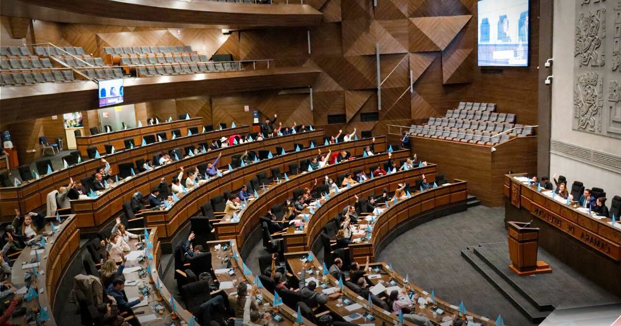 En sesión ordinaria, los legisladores analizan el proyecto de ley. Foto: Cámara de Diputados.