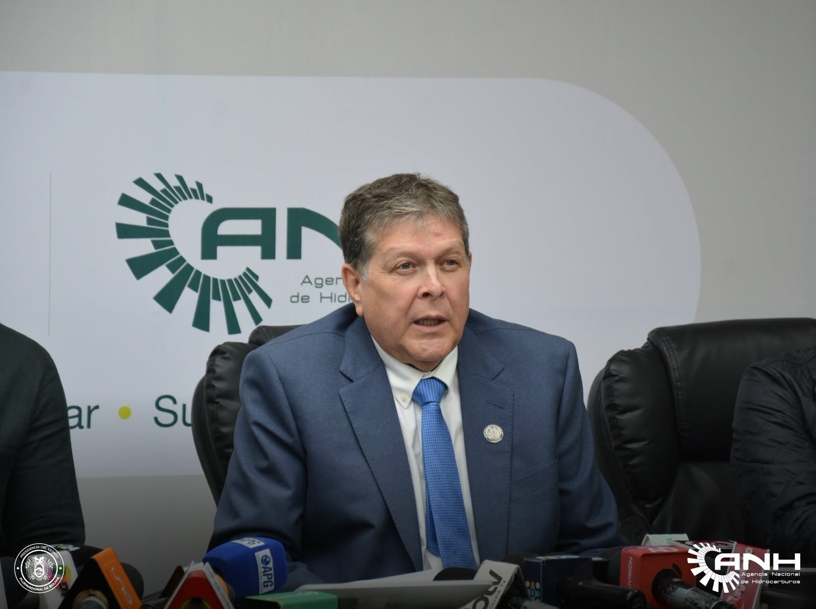 El ministro de Hidrocarburos y Energías, Marcelo Blanco, en conferencia de prensa. Foto: ANH.