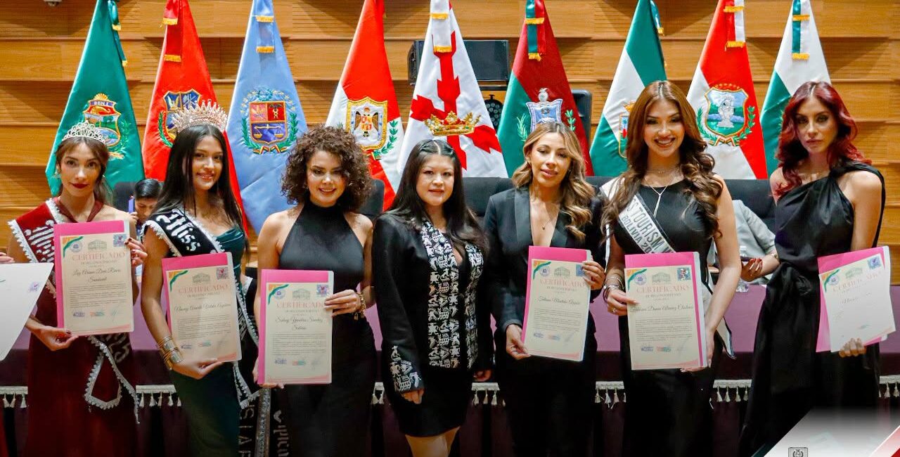 La diputada Grace Santelices Castro junto a representantes de agencias de modelaje y modelos. Foto: Cámara de Diputados.