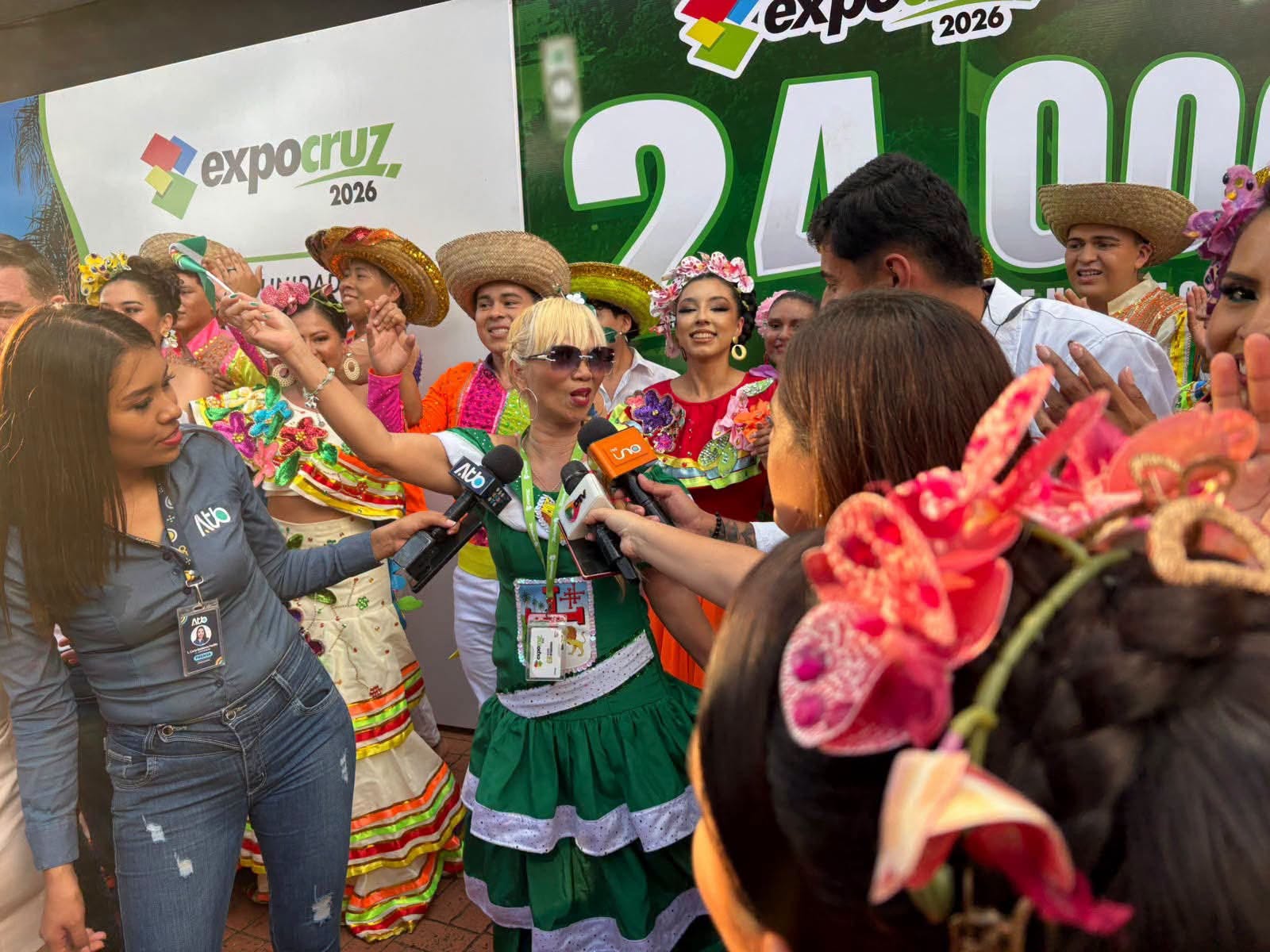 Chrissy Lim, ciudadana filipina, se convirtió en la primera visitante de Expocruz 2026. (foto: RRSS)