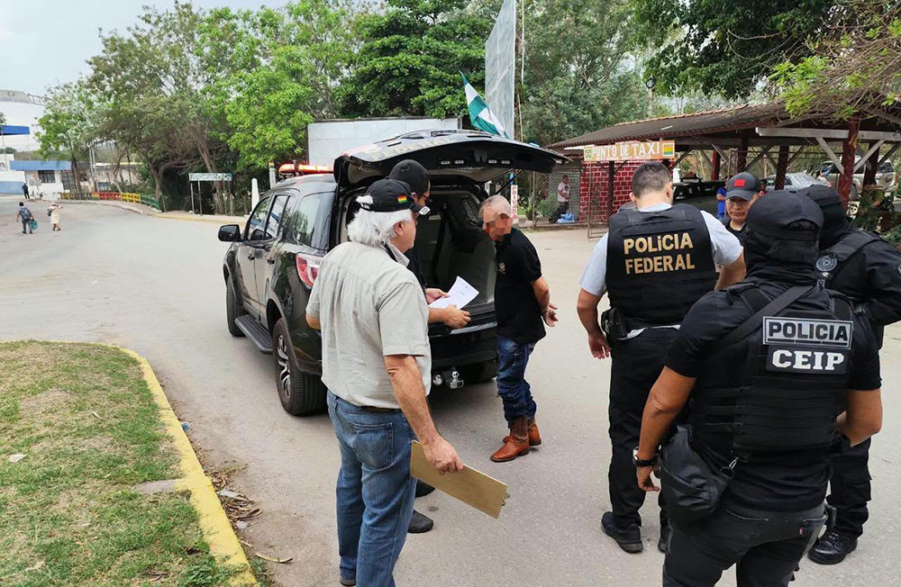 El ciudadano brasileño entregado. Foto: Ministerio de Gobierno