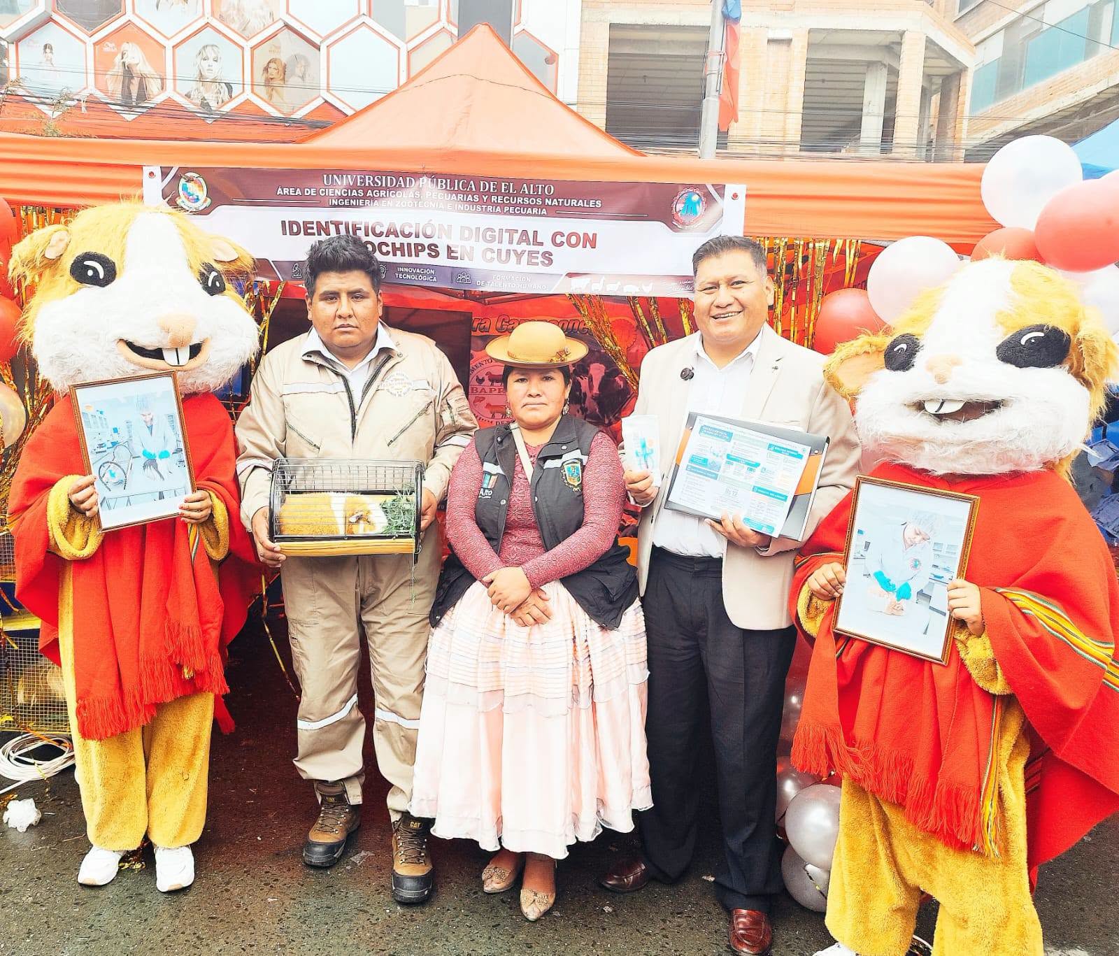 Autoridades municipales de El Alto y productores promocionan la feria del cuy. Foto: GAMEA.