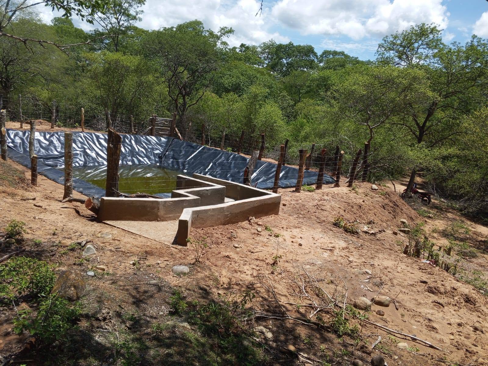 Monitoreo de pozos y atajados de agua en comunidades del municipio de Huacareta, en Chuquisaca. Fotos: Viceministerio de Defensa Civil.