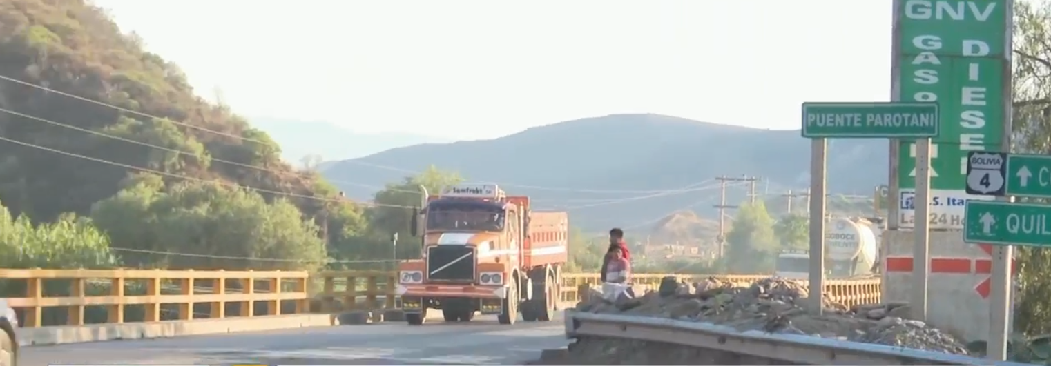Circulación con normalidad en carretera de Cochabamba. Foto: Captura Bolivia Tv.