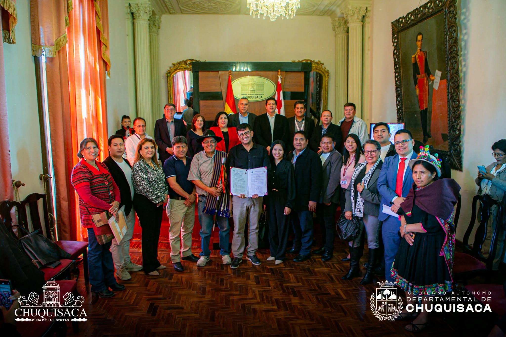 Promulgación de la ley del “Mes del Turismo en el Departamento de Chuquisaca”. Fotos: Gobernación de Chuquisaca.