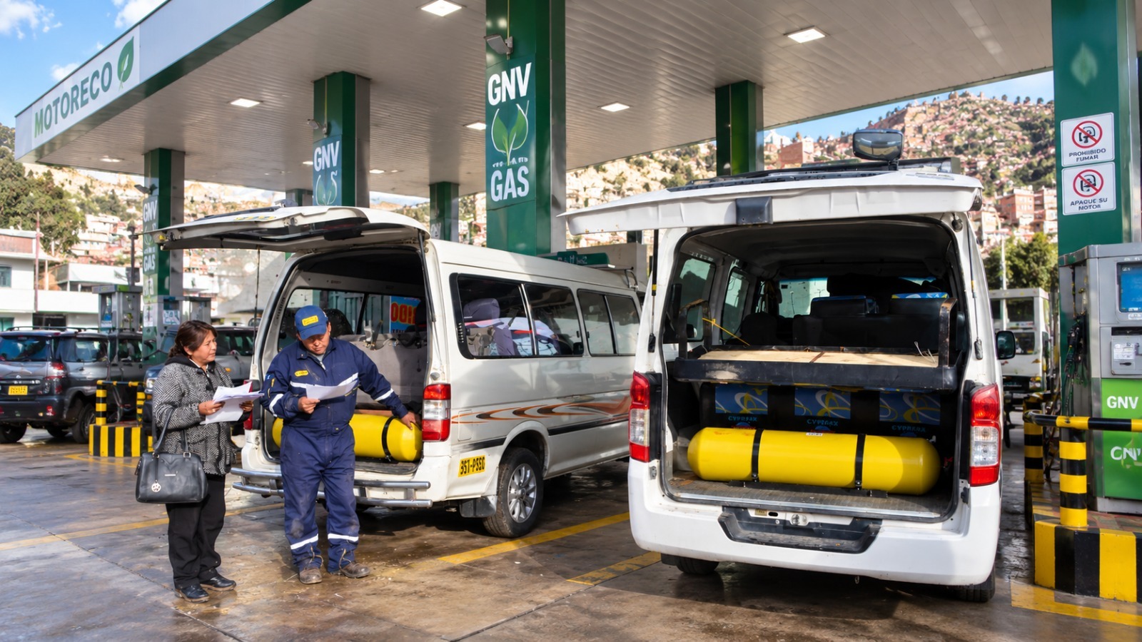 Carga de gas en una estación de servicio. Foto: Ministerio de la Presidencia.