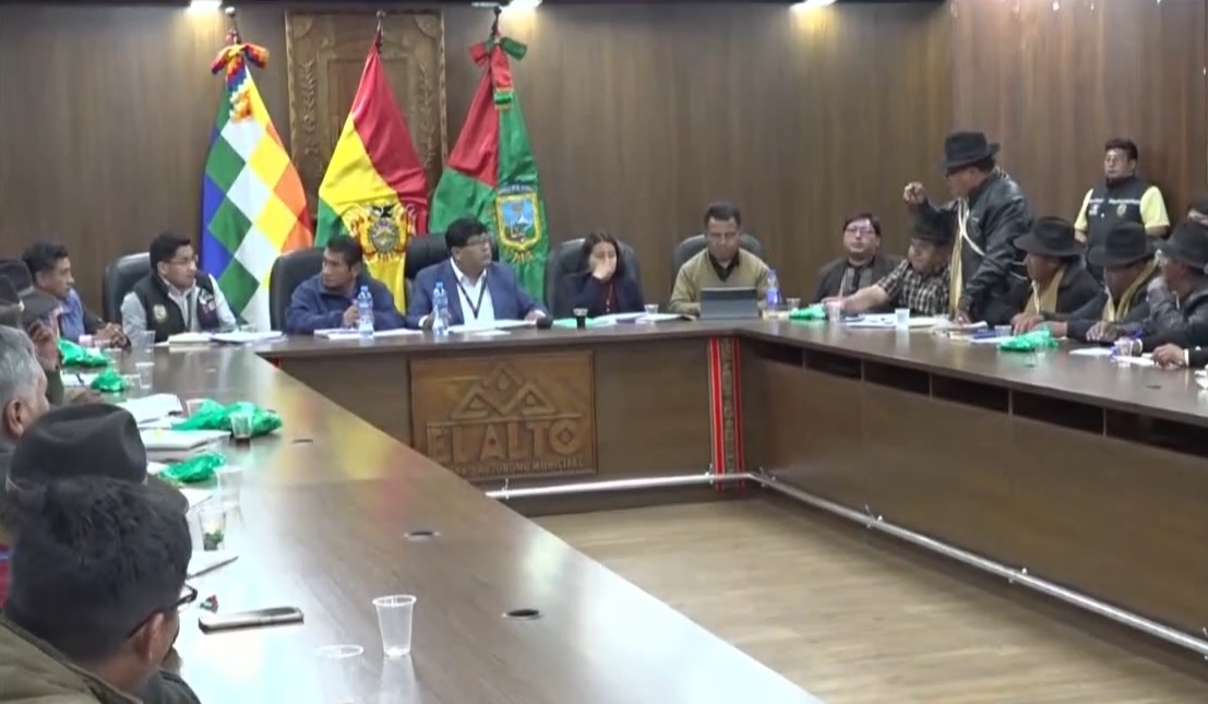 El alcalde Eliser Roca reunido con sectores sociales del distrito 13.