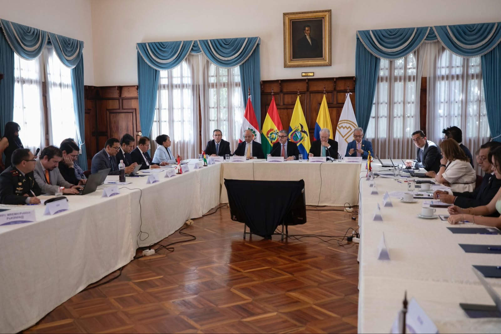 Autoridades y delegaciones oficiales de Bolivia, Colombia, Ecuador y el Perú se reunieron en la ciudad de Quito. Foto: CAN.