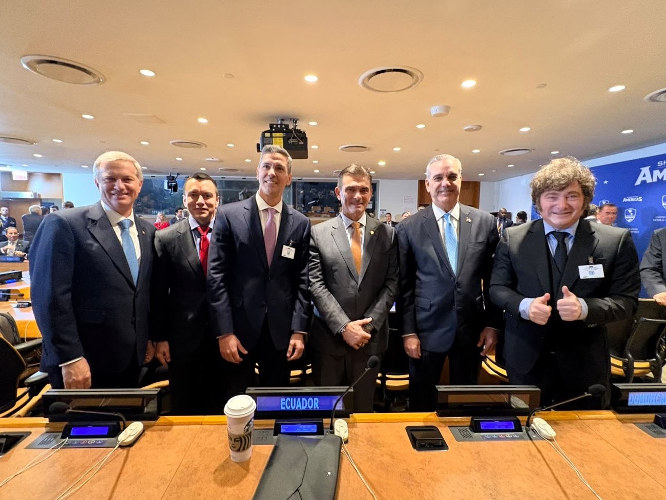 El presidente Rodrigo Paz Pereira junto a mandatarios de la región.