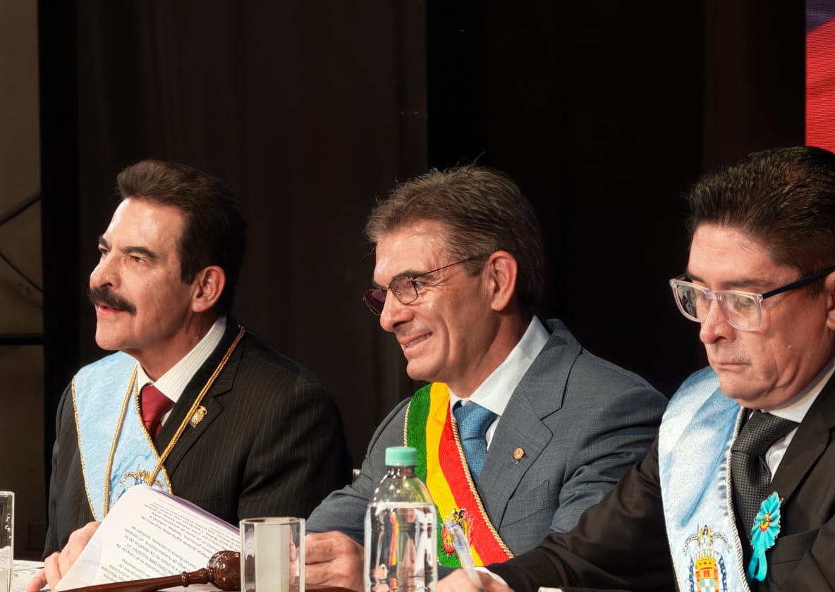 El presidente Rodrigo Paz Pereira en la sesión de honor por el aniversario de Cochabamba. Foto: Oficina del Presidente.