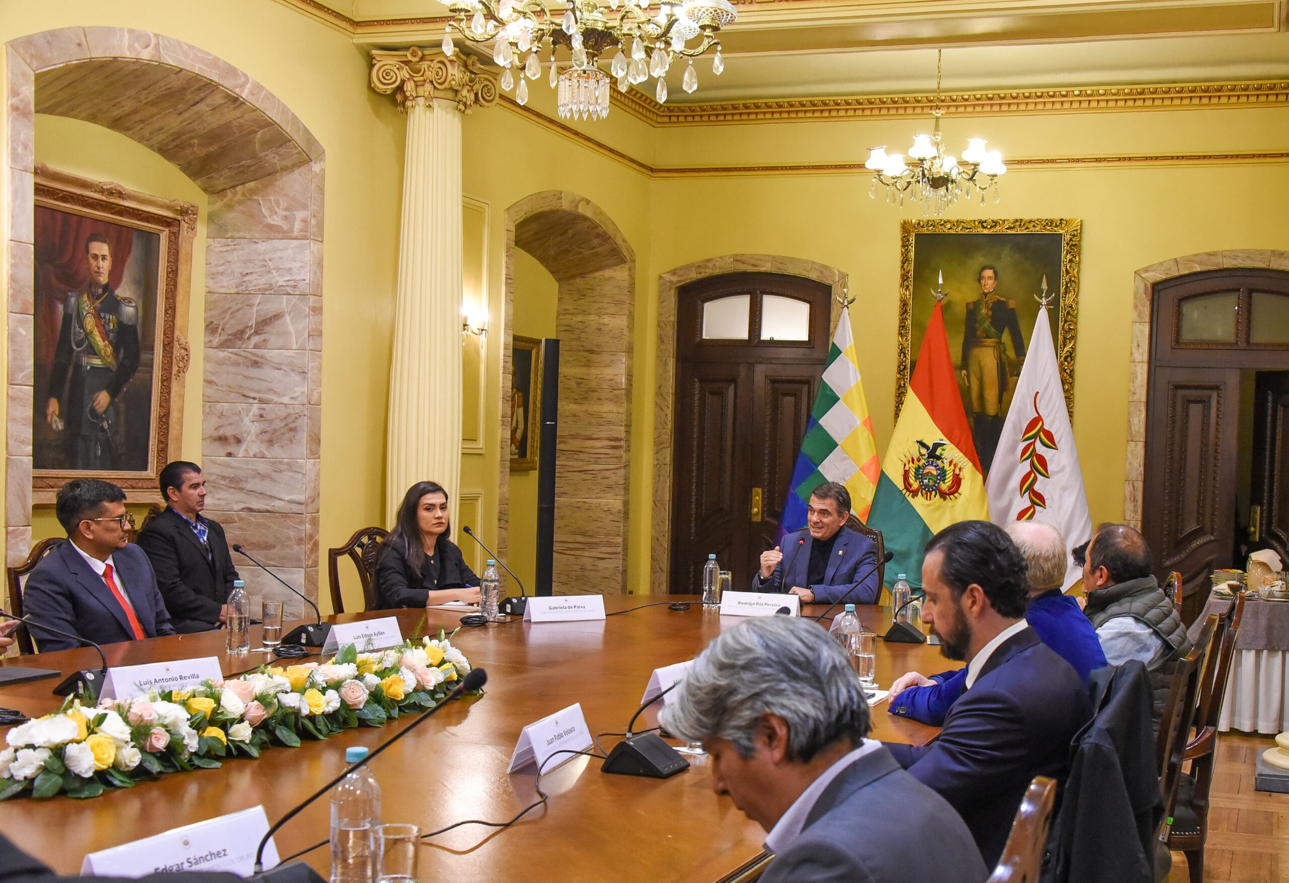 La reunión del presidente Rodrigo Paz y los gobernadores se realizó en Palacio Quemado. Foto: Oficina del Presidente.