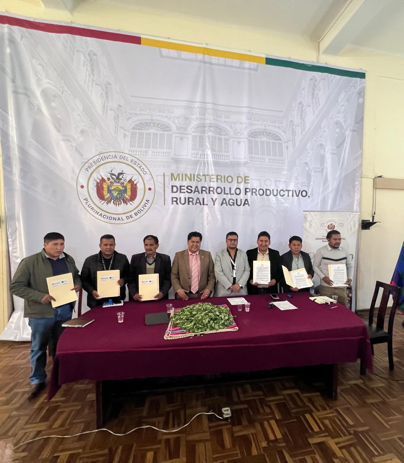 Firma de convenio con seis municipios de La Paz para fortalecer la producción. Fotos: Viceministerio de Desarrollo Agropecuario y Agroforestal.