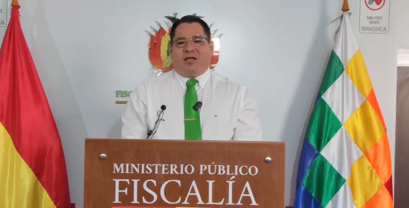 Fiscal general del Estado, Roger Mariaca, en conferencia de prensa este miércoles. Foto: Captura Fiscalía General del Estado.