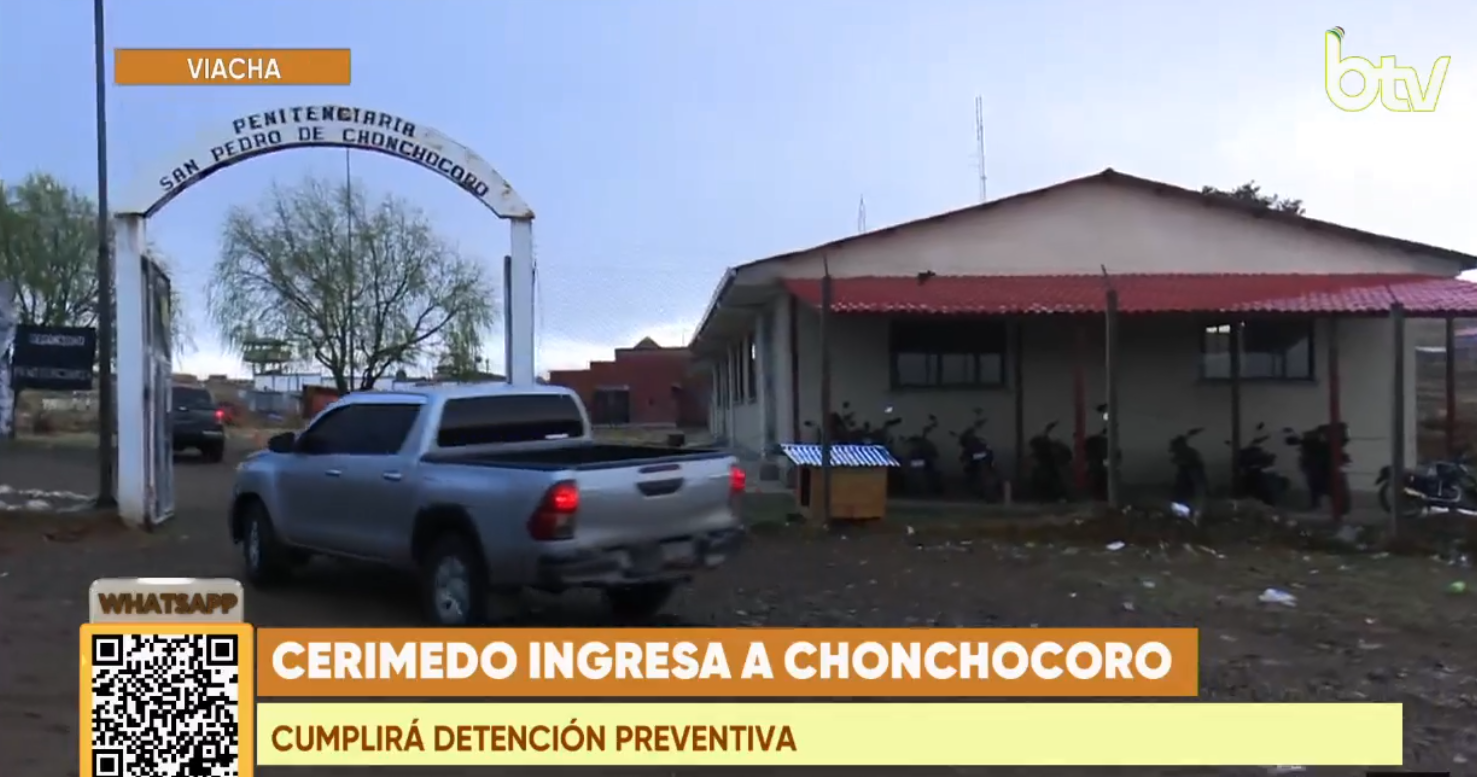 Llegada de Fernando Cerimedo a la cárcel de Chonchocoro. Foto: Captura Bolivia Tv.