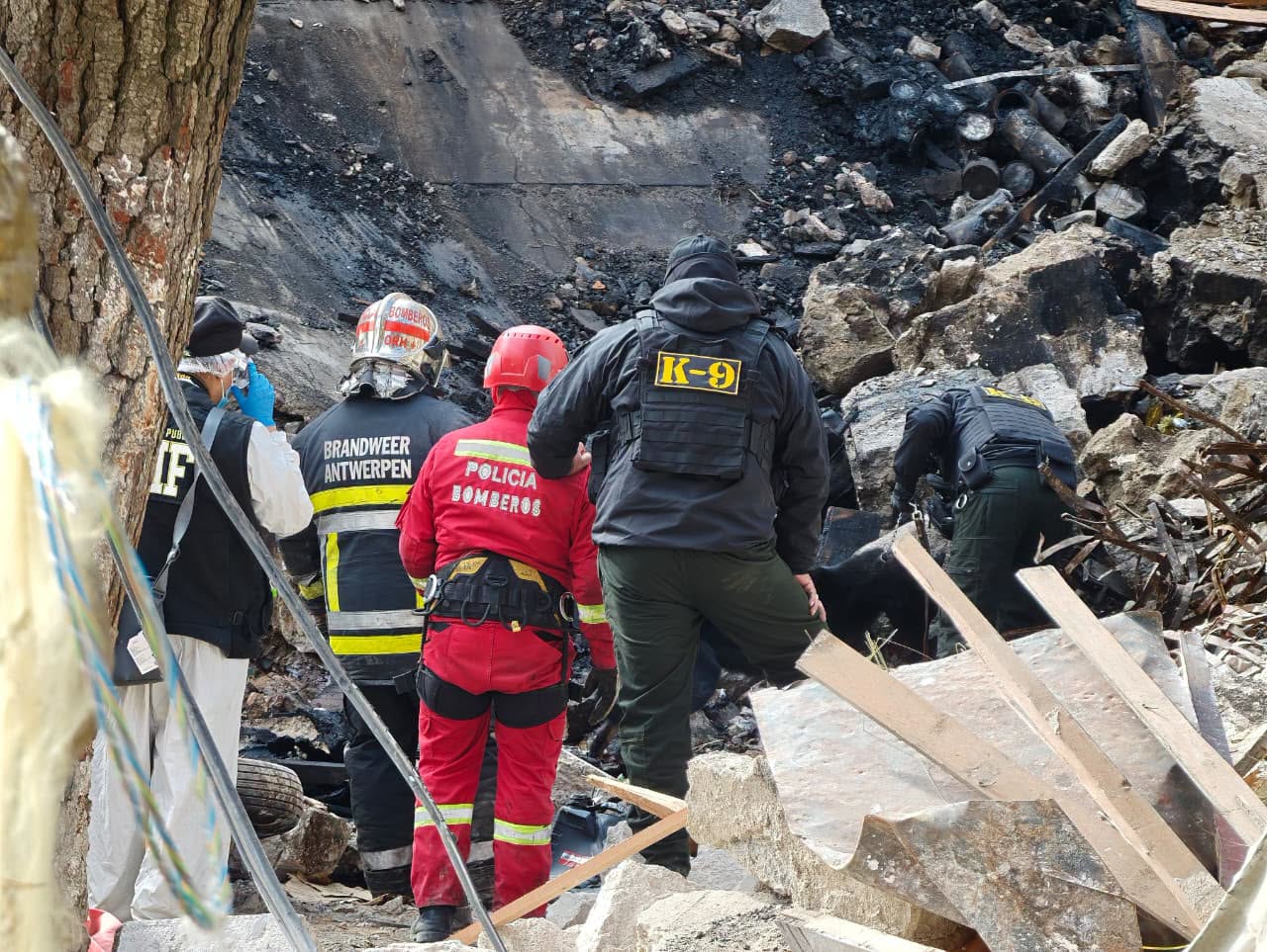 Búsqueda de personas desaparecidas tras explosiones en el Regimiento Bolívar. Foto: Ministerio de Defensa.