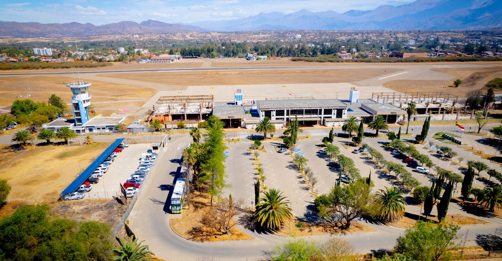 Realizan trabajos en la construcción de la nueva terminal de pasajeros del Aeropuerto Oriel Lea Plaza de Tarija. Foto: MOPSV.