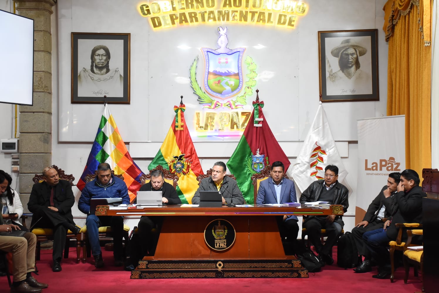 Reunión de la Gobernación de La Paz con tres municipios de Omasuyos. Fotos: Gobernación de La Paz.