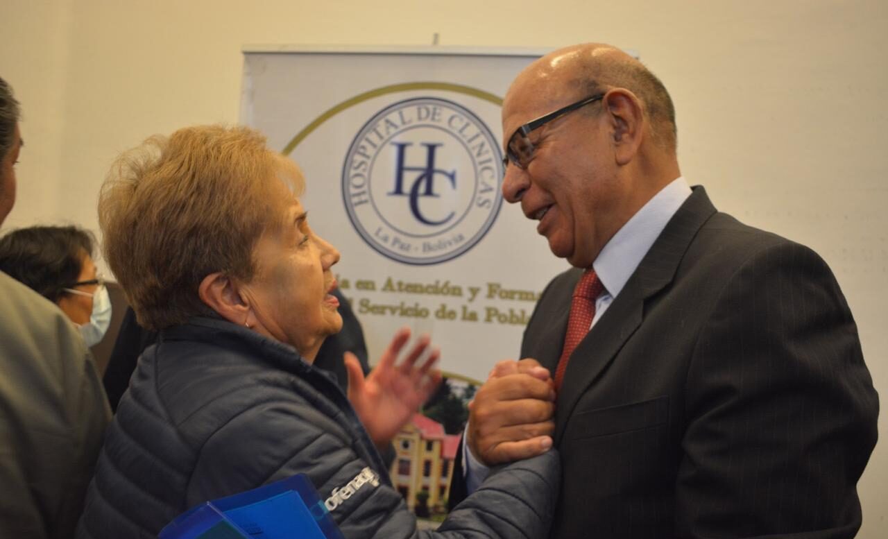 Marco Antonio Caviedes Vargas asumió como nuevo director del Hospital de Clínicas de La Paz.
