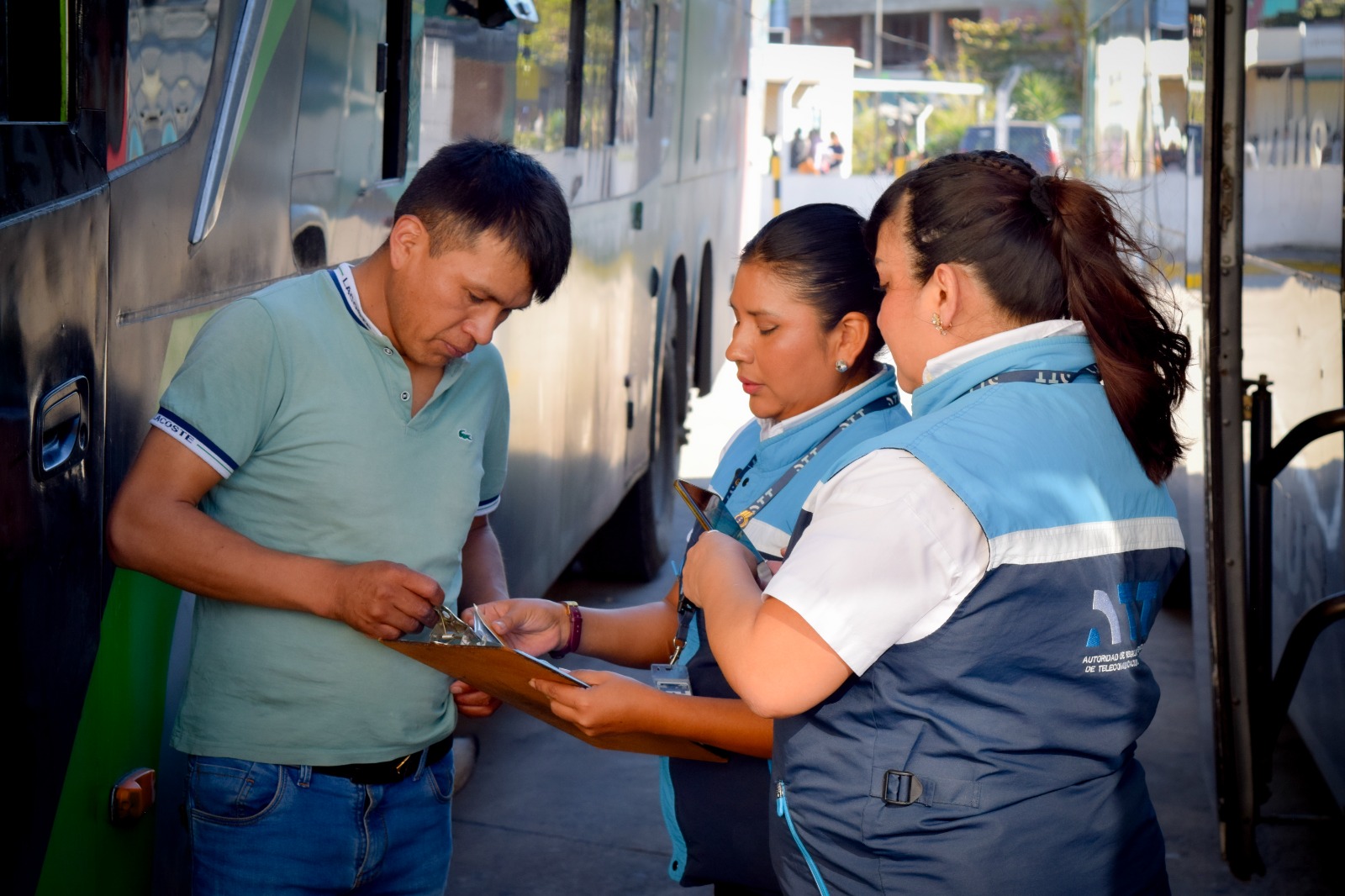 Los controles en terminales terrestres se reforzaron. Foto: ATT.