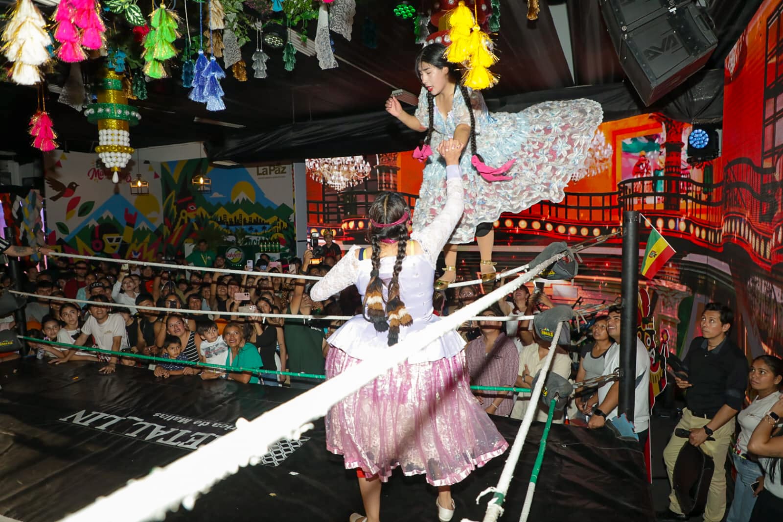 Las hijas de Kid Simonini dieron un espectáculo en la Expocruz.