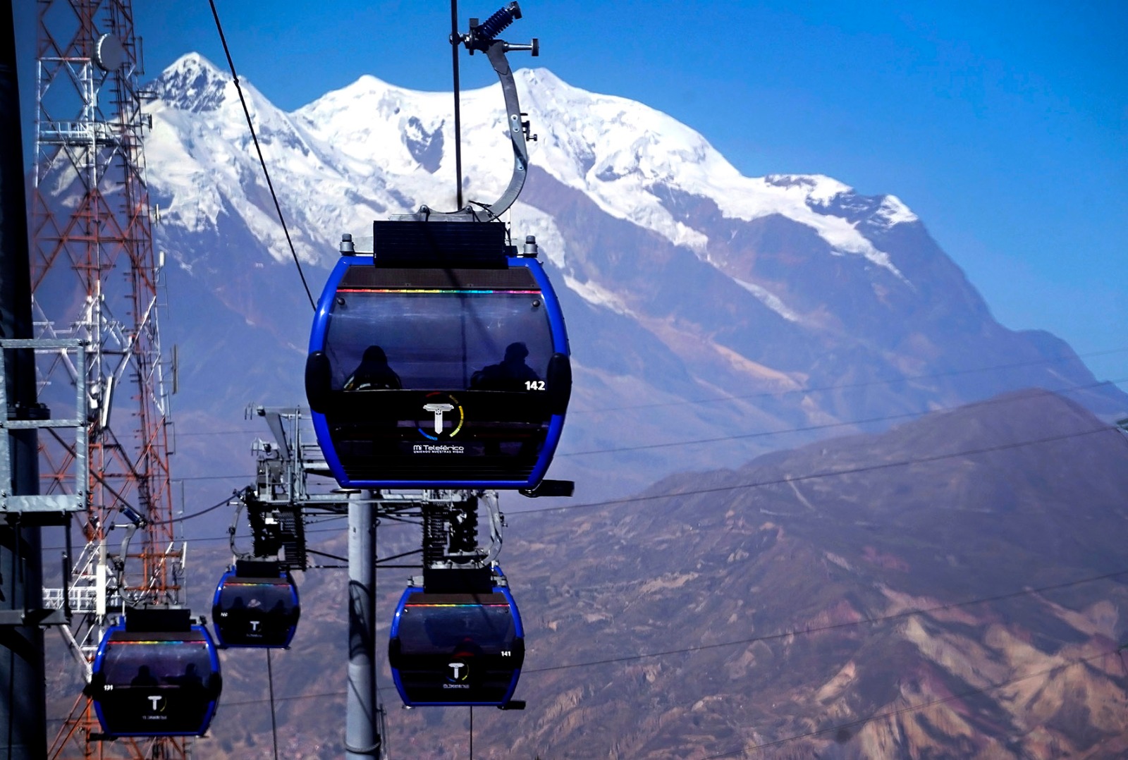 La línea Azul de Mi Teleférico en la ciudad de El Alto. Foto: Archivo.