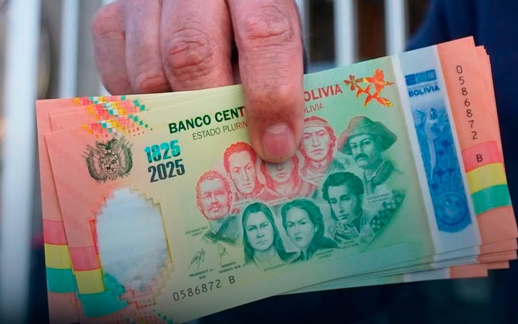 Billetes conmemorativos del Bicentenario. Foto: Bolivia Tv.