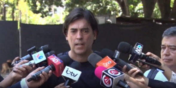 El ministro de Obras Públicas, Mauricio Zamora, en conferencia de prensa. Imagen: Captura.