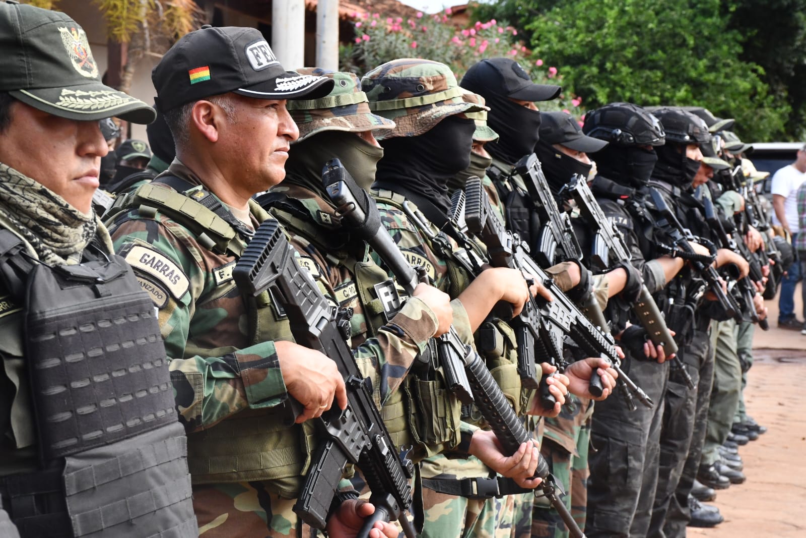 Efectivos policiales. Foto: Ministerio de Gobierno