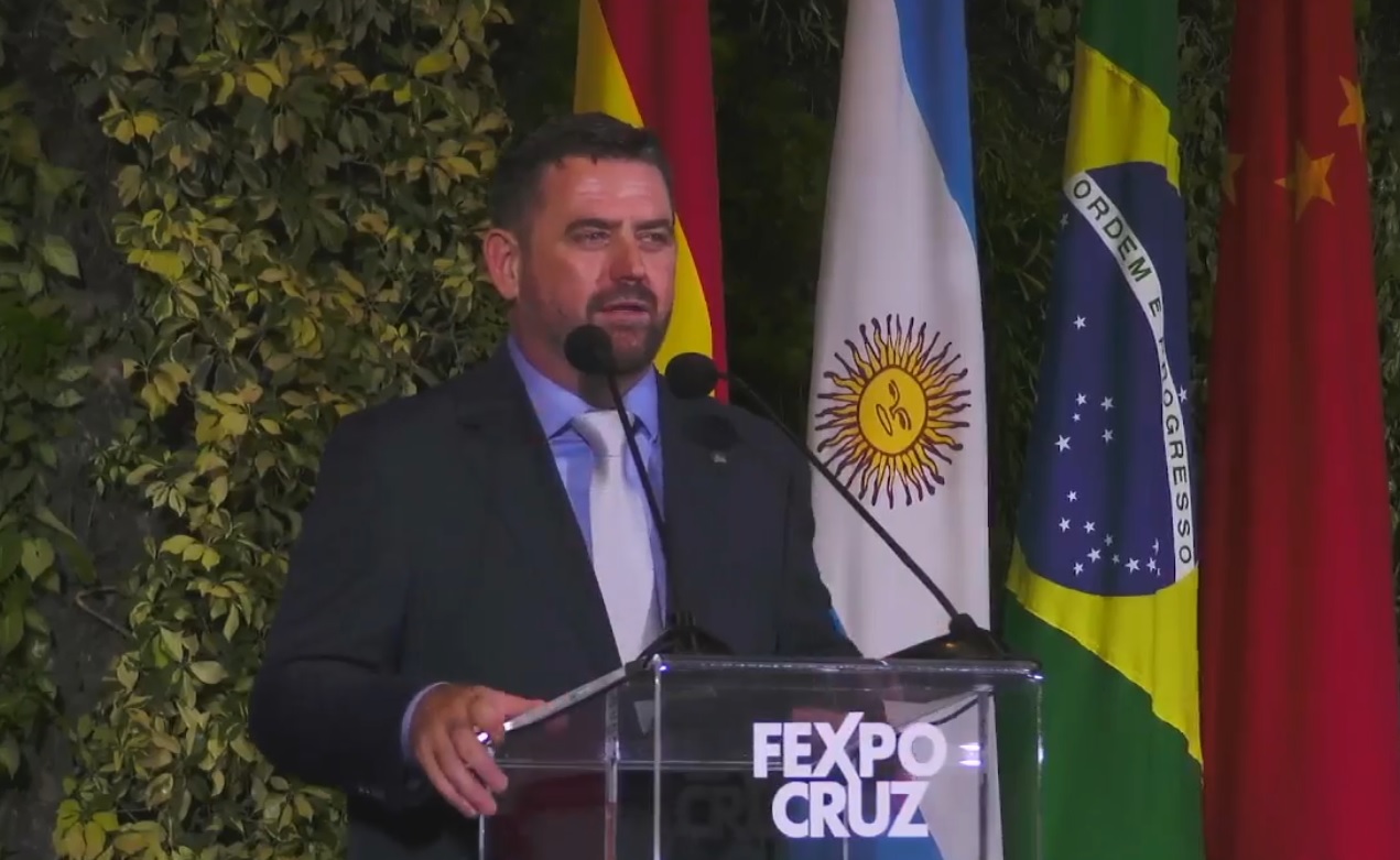 El presidente de la Feria Exposición (Fexpocruz), Klaus Frerking. brinda un discurso. Foto: captura video